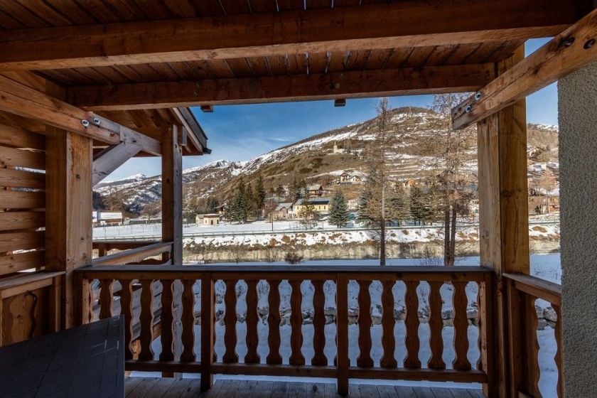 La station d'Abries vue depuis les balcons de la résidence Les Balcons du Viso